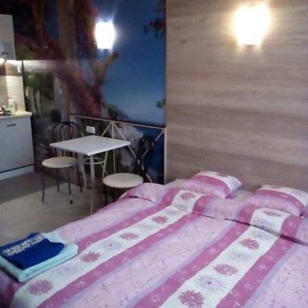 Студия На Французском Бульваре 36 Kharkov Luaran gambar